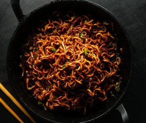 5 Min Limetten-Koriander Mie-Nudeln