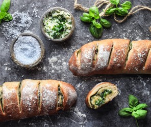 Hausgemachtes Meersalz-Kräuter Baguette