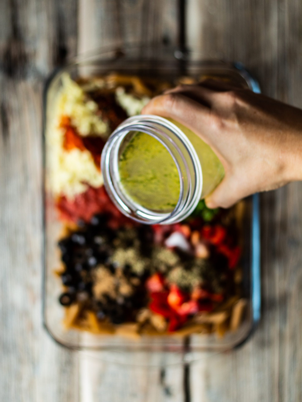 Überbackene One Pot Penne mit Oliven und Paprika