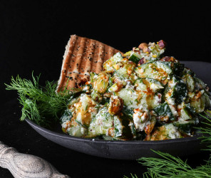 Veganer Gurken-Feta Salat