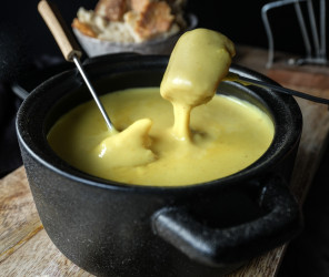 Veganes Käse Fondue