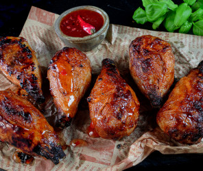 Vegane Ofen-Hähnchenkeulen