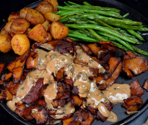 Veganes Knoblauch-Gyros Mit Pfefferrahmsauce