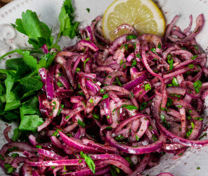 Türkischer Zwiebelsalat