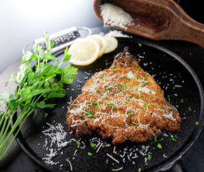 Gefüllte, vegane Knuspern-Parmesan Aubergine