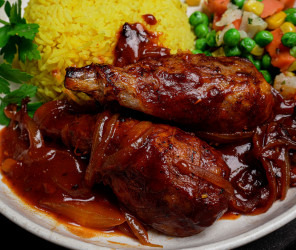 Vegane Chicken Wings in würziger Zwiebelsauce