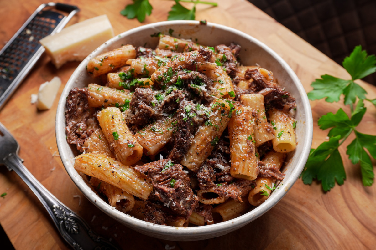 Vegane geschmorte Rinder-Ragout Pasta Vegane geschmorte Rinder-Ragout Pasta