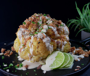 Gerösteter Blumenkohl mit brauner, veganer Butter